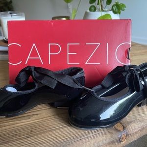 Capezio Tap Shoes - girls size 10.5 NEW